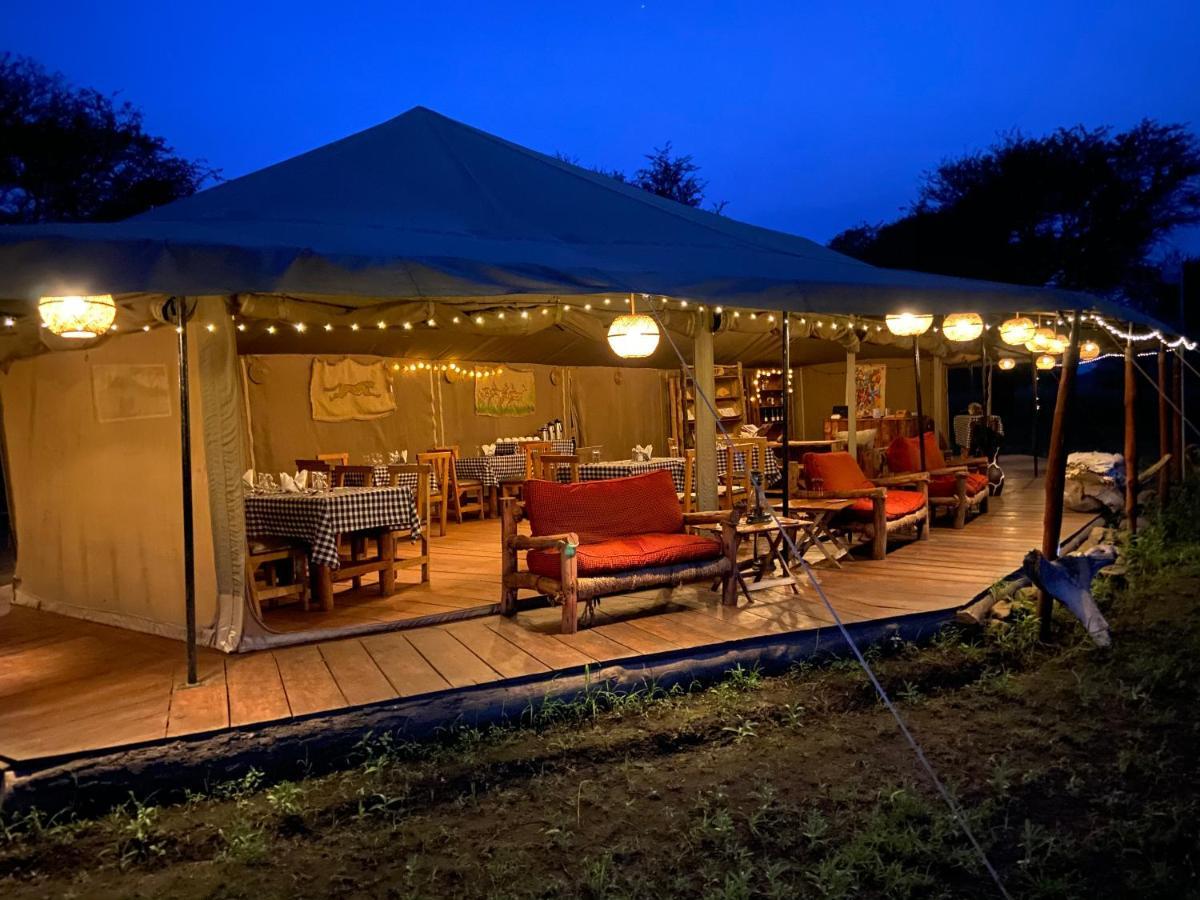Zawadi Camp Hotel Serengeti Ngoại thất bức ảnh